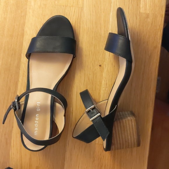 Madden Girl shoes - Picture 2 of 2